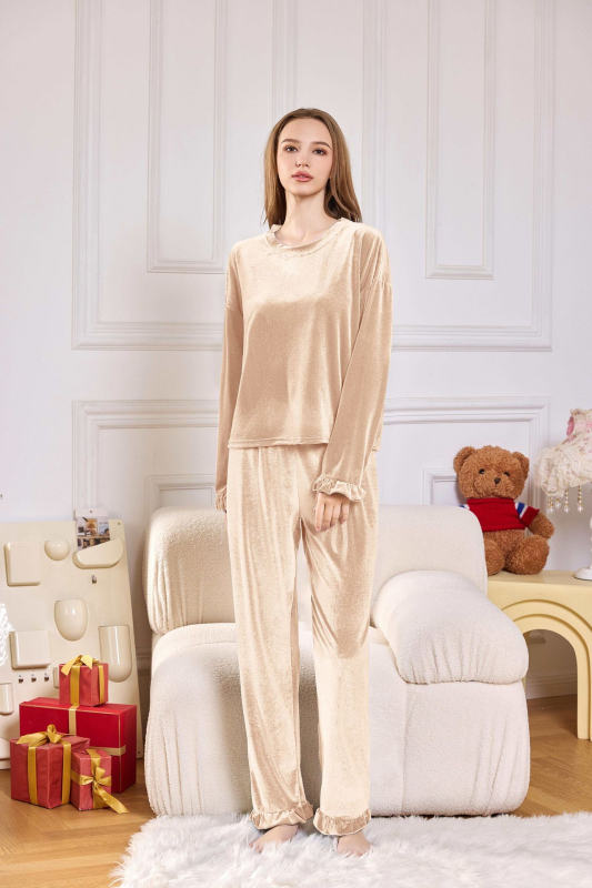 Set de pijamale din catifea pentru femei – două piese, mânecă lungă, guler rotund, top cu volane și pantaloni, poliester, grosime medie (201–250 g/m²)