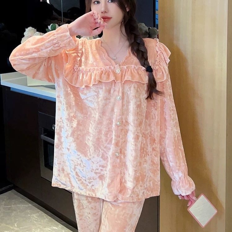 Σετ πιτζάμες από βελούδο – Δύο τεμάχια, με δαντέλα και κέντημα, βελούδινο ύφασμα, πολύ παχύ 501–600 γ/m², τετράγωνη λαιμόκοψη, μακριά μανίκια