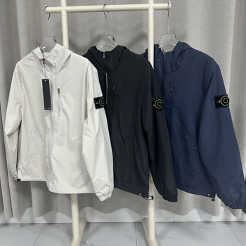 Унисекс ветровка с качулка и UV защита, свободен силует, със стойка яка и цип, за пролет-есен.