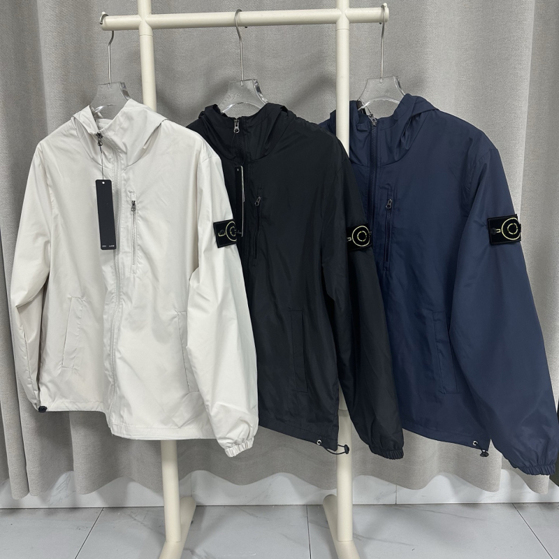 Унисекс ветровка с качулка и UV защита, свободен силует, със стойка яка и цип, за пролет-есен.