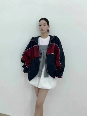 Jachetă cu glugă, croială lejeră, cusături collage/splicing, fermoar, lungime medie