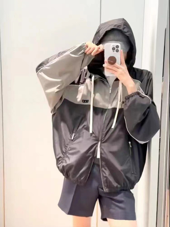 Jachetă cu glugă, croială lejeră, cusături collage/splicing, fermoar, lungime medie