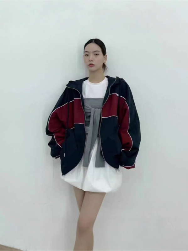 Jachetă cu glugă, croială lejeră, cusături collage/splicing, fermoar, lungime medie