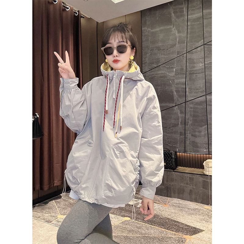 Moteriška vėjo atspari striukė su gobtuvu, užtrauktukas, storesnė poliesterio medžiaga, laisvas kirpimas