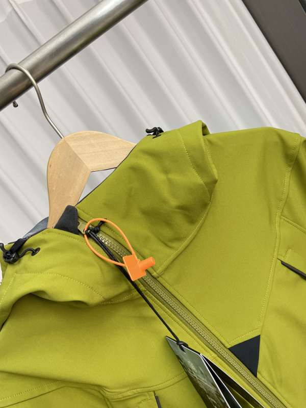 Ветроустойчиво и водоустойчиво софтшел яке – качулка, преден цип, дишащ полиестер, есенно-зимно