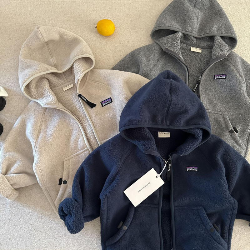 Dječja jakna s kapuljom i flis podstavom, poliester materijal, zatvarač, jesenski stil, unisex