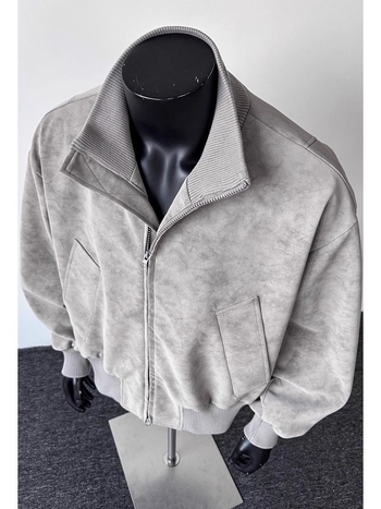 Яке с износоустойчива и ветроустойчива защита, стояща яка, еднобортно закопчаване, дълги ръкави, стандартна дължина