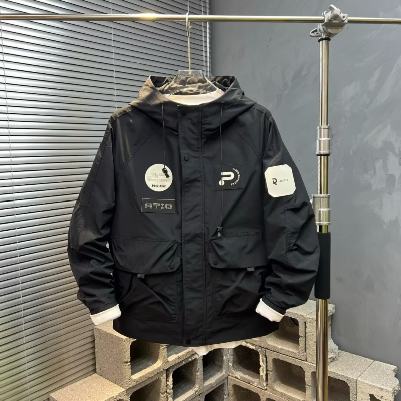 Férfi kapucnis dzseki, laza szabás, cipzáras záródás, álló gallér, egyszínű Vinylon anyag