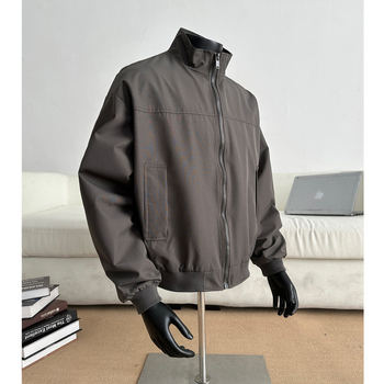 Яке в японски стил за работа със стойкова яка, цип, свободна кройка и странични джобове – ветроустойчиво