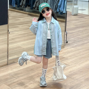 Koreai stílusú gyermek háromrészes öltöny hosszú ujjú csíkos inggel, mellény és denim rövidnadrággal, pamut 80%, 3–8 éveseknek, tavasz–ősz