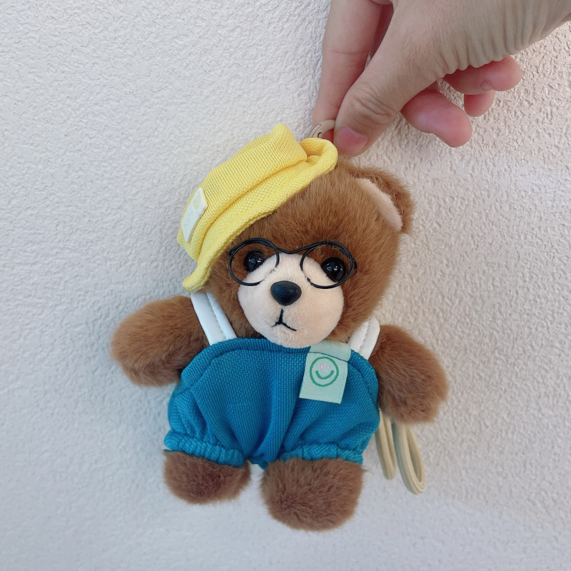 Мече с висулка — плюшена играчка с пълнеж PP памук, мека къса плюш, унисекс, за деца 4–6 г.