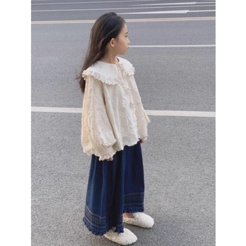 Korėjietiško stiliaus dviejų dalių komplektas mergaitėms: palaidinė su siuvinėta lėlės apykakle ir deniminės plačios kelnės | aukštas juosmuo, švelnus flanelis, pavasaris 2025