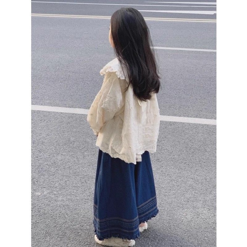 Korėjietiško stiliaus dviejų dalių komplektas mergaitėms: palaidinė su siuvinėta lėlės apykakle ir deniminės plačios kelnės | aukštas juosmuo, švelnus flanelis, pavasaris 2025