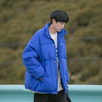 Férfi vastag poliészter tömött kabát álló gallérral, zipzárral, oldalsó zsebekkel, hétköznapi téli külső ruházat