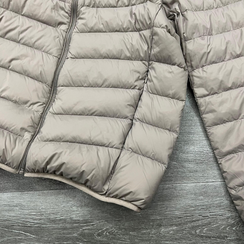 Geacă de puf cu umplutură din puf de gâscă alb, 100% puf, cu glugă și fermoar