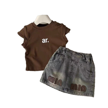 3-8 éves gyermekeknek: Koreai stílusú nyári két darabos készlet – póló és denim rövidnadrág, 90% pamut