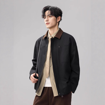 Jakna od pamuka s poliesterom; zatvarač; rever; labav kroj; bočni džepovi