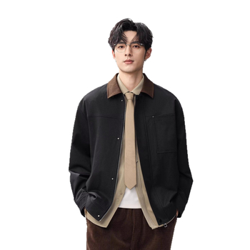 Jakna od pamuka s poliesterom; zatvarač; rever; labav kroj; bočni džepovi