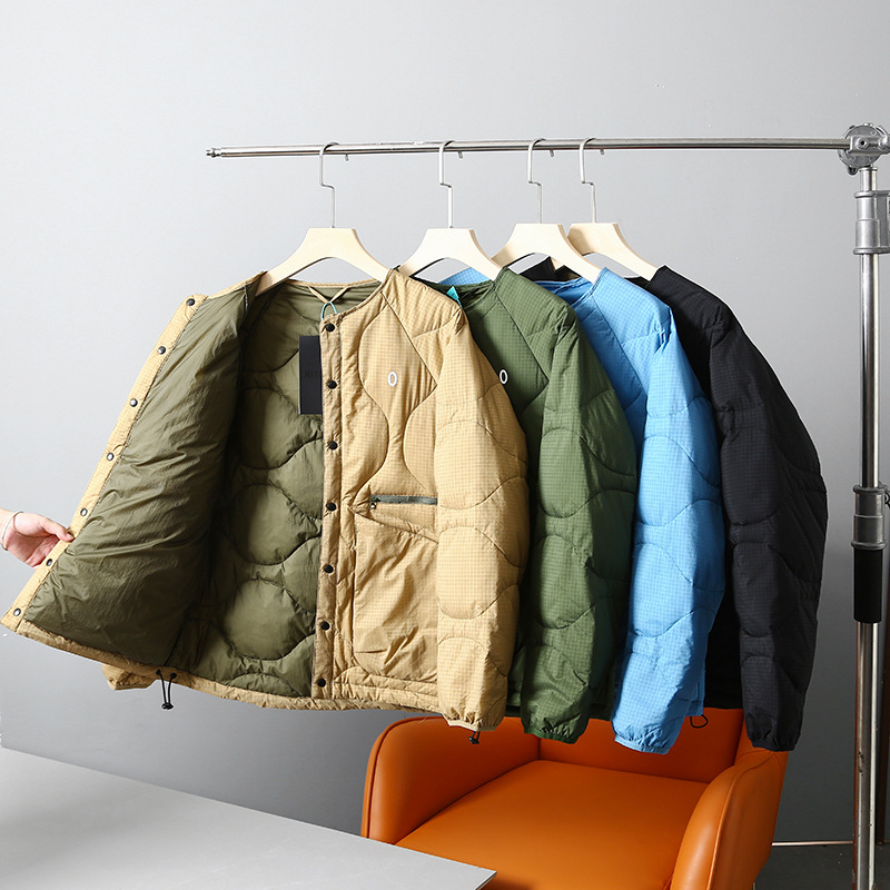 Žieminė striukė be apykaklės, vėjo ir vandens atspari, su antis pūkų įdaru