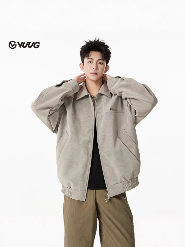 Kožna jakna sa stojećim ovratnikom, široka kroj, bez kapulje, detalj na zipu, bočni džepovi – za proljeće i jesen