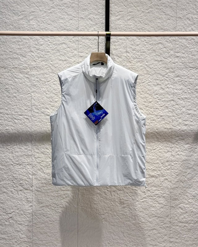 Muška pamučna vest s punjenjem od pamuka, stojeći ovratnik, zatvarač, vanjski materijal od polipropilena i podstava od pamuka