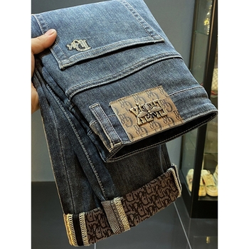 Muške traperice od denima – slim fit, srednji pojas, mikro-elastične, oprane s izšivenim detaljima
