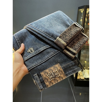 Muške traperice od denima – slim fit, srednji pojas, mikro-elastične, oprane s izšivenim detaljima