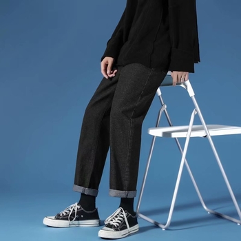 Vīriešu džinsi – taisna piegriezums, viduklis vidējais, garas bikses, kokvilna