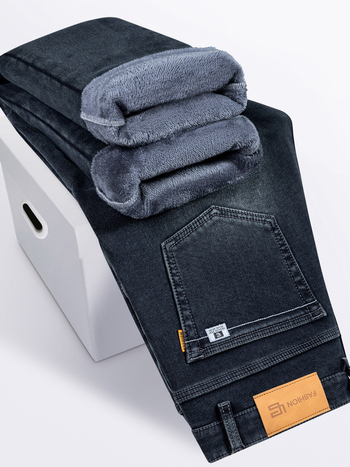 Vīriešu džinsi ar flīsu oderi, taisns siluets, viduklis vidējā augstumā, rāvējslēdzēja aizdare