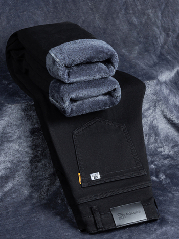 Vīriešu džinsi ar flīsu oderi, taisns siluets, viduklis vidējā augstumā, rāvējslēdzēja aizdare