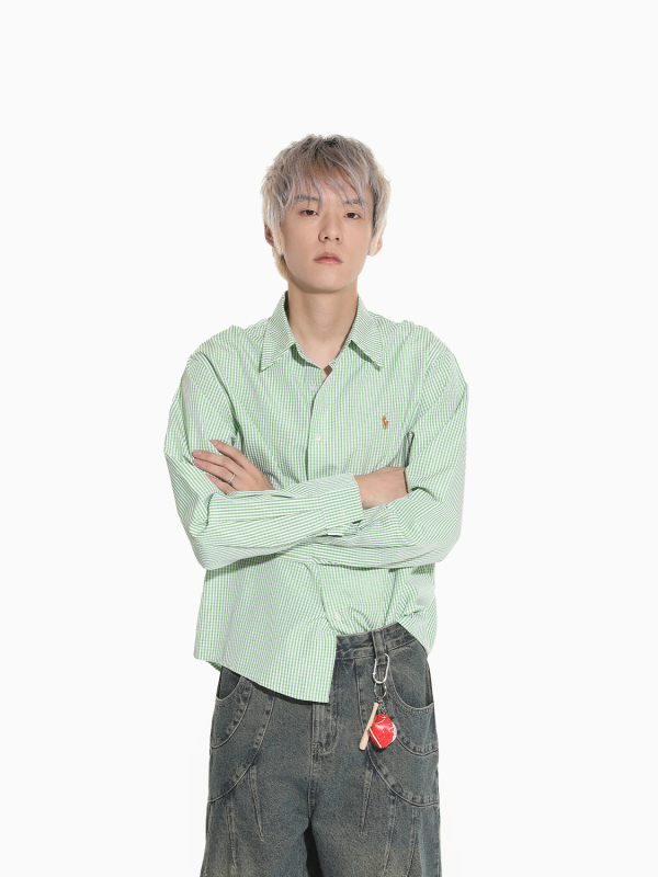 Särk-kardigan vertikaalsete triipudega, õmblusdetailid, vaba lõige; 65% polüester / 35% puuvill