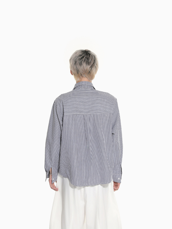 Särk-kardigan vertikaalsete triipudega, õmblusdetailid, vaba lõige; 65% polüester / 35% puuvill