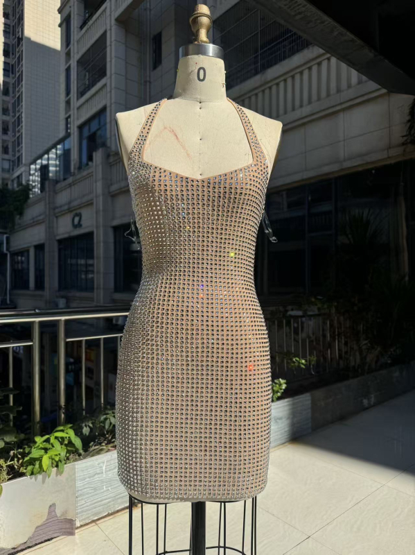 Halter haljina s rhinestones hotfix, rastezljivo poliester tkivo, bez rukava, bez leđa, visok struk