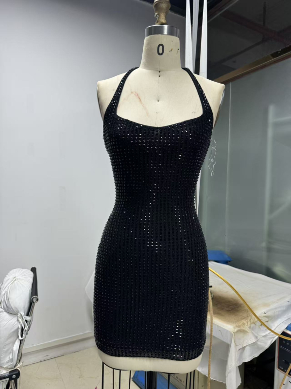 Halter haljina s rhinestones hotfix, rastezljivo poliester tkivo, bez rukava, bez leđa, visok struk