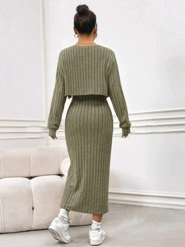 Ženska ljetna haljina u stilu camisole, uski kroj, jednobojna, s prorezom