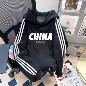 Ženski pulover s kapuljom, prugasti uzorak, fleece podstava, širok kroj, poliester, zimski streetwear 2024