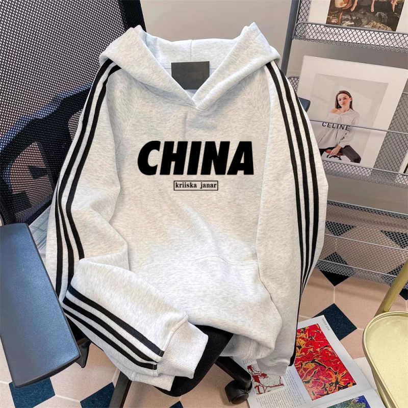 Ženski pulover s kapuljom, prugasti uzorak, fleece podstava, širok kroj, poliester, zimski streetwear 2024