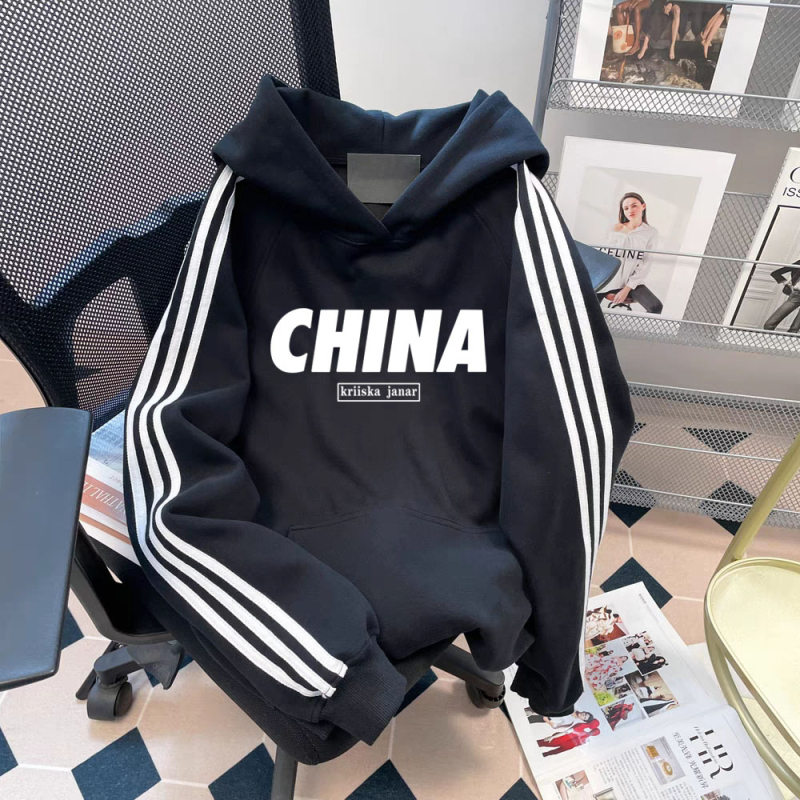 Ženski pulover s kapuljom, prugasti uzorak, fleece podstava, širok kroj, poliester, zimski streetwear 2024