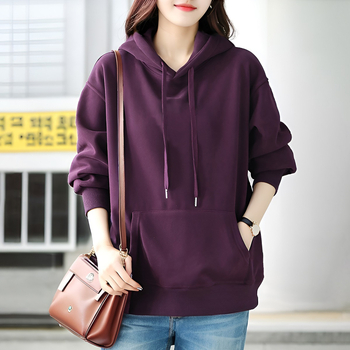 Hanorac damă cu glugă, croială lejeră, amestec modal-poliester, mâneci lungi, lungime ultra-șcurtă până la 40 cm