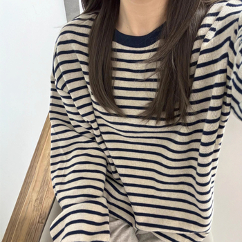 Hanorac cu glugă, patchwork cu blocuri şi dungi, croială lejeră, mâneci lungi, guler rotund, bumbac/poliester