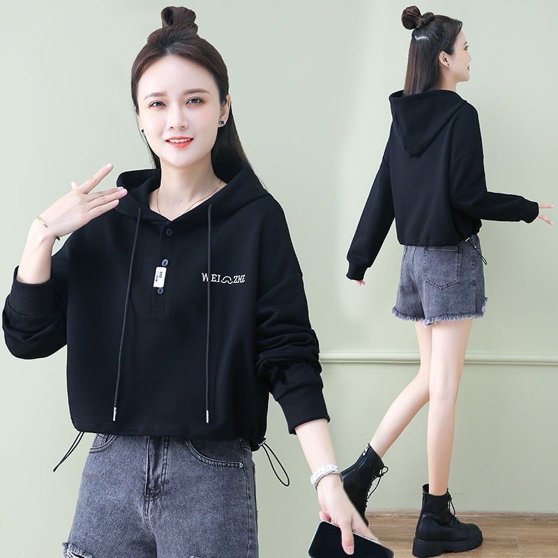 Ženski kratki pamukasti hoodie s kapuljom, ležeran kroj, dugi rukav, izvezeni detalji, pamuk-poliester smjesa 30–50%, gradski stil, jesen 2023