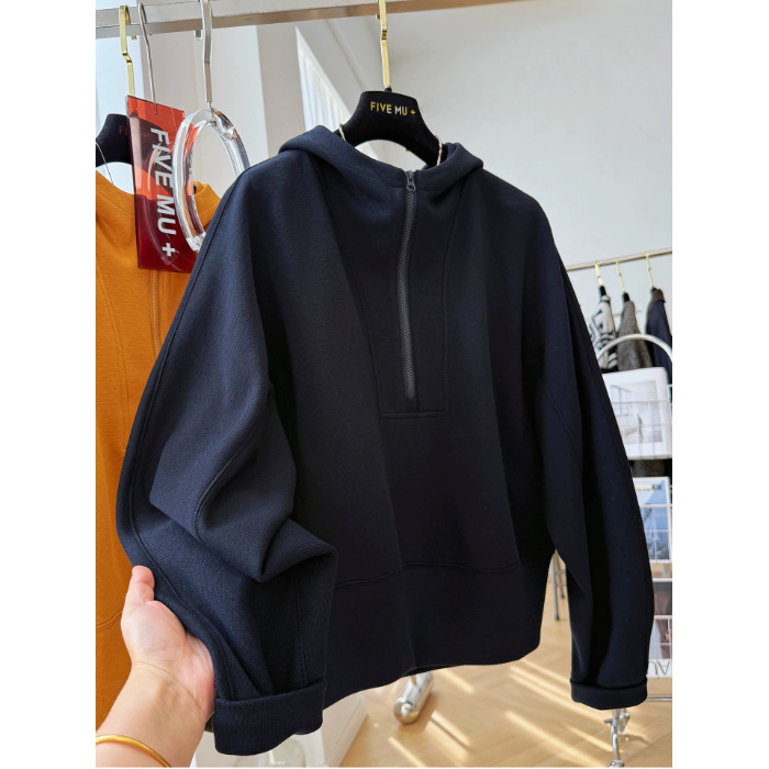 Pulover damă cu glugă și fermoar parțial, croială lejeră, poliester, imprimeu desen animat, lungime medie