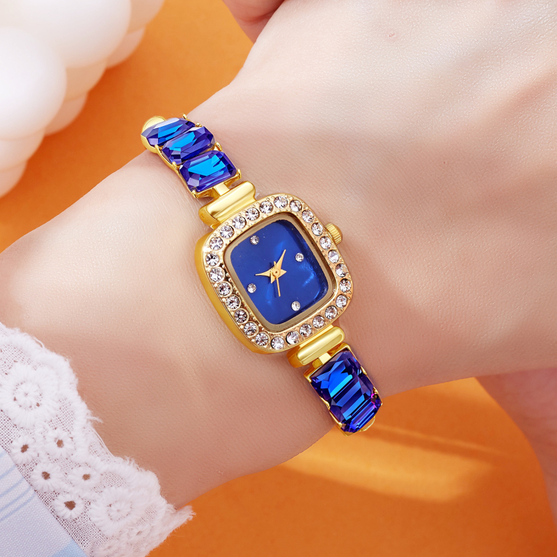 Ceas dama quartz cu carcasă pătrată încrustată cu diamante și motif retro de grâu (Mișcare cuarț; Carcasă din aliaj; Curea din piele artificială; Coroană în formă de ceapă; Geam mineral consolidat)