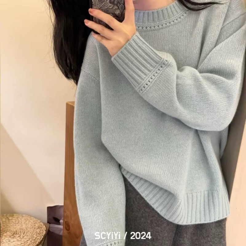 Naiste villane kampsun 95%+ vill, ümmargune kaelus, vaba lõige, pikad varrukad langevate õlgadega, talvise 2024 kollektsioon