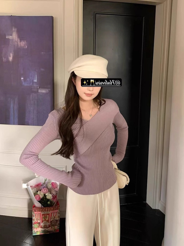 Pulover tricotat cu decolteu în V, croială slim, mâneci lungi, tricot din viscoză vopsită pe fir