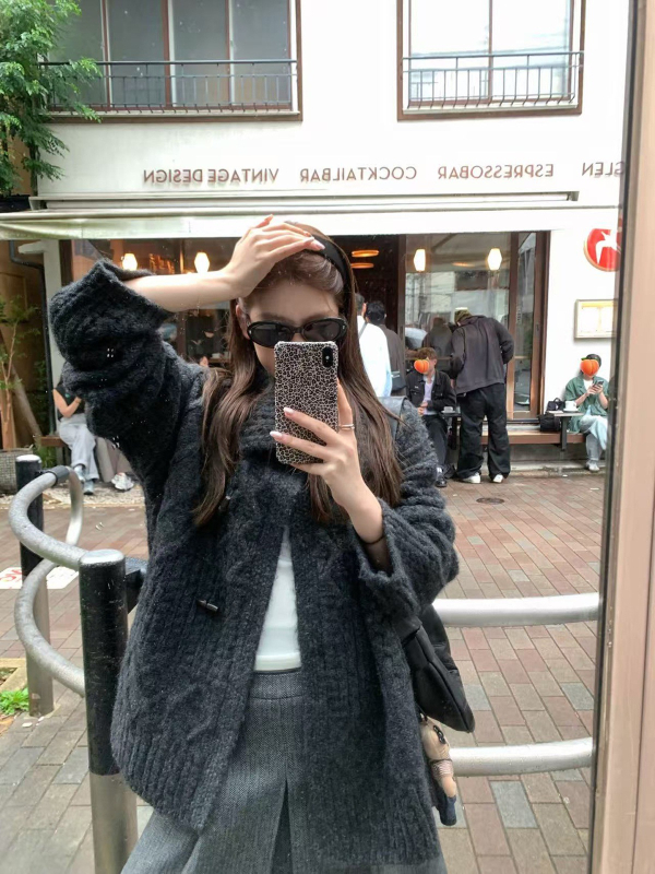 Pulover cardigan gros, guler rever, amestec acrilic-poliester, croi lejer, mâneci lungi