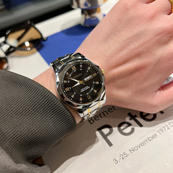 Muški sat s dualnim kalendarom, svijetleći cifernik, kvarcni mehanizam, promjer kućišta 41 mm, vodootpornost 30M