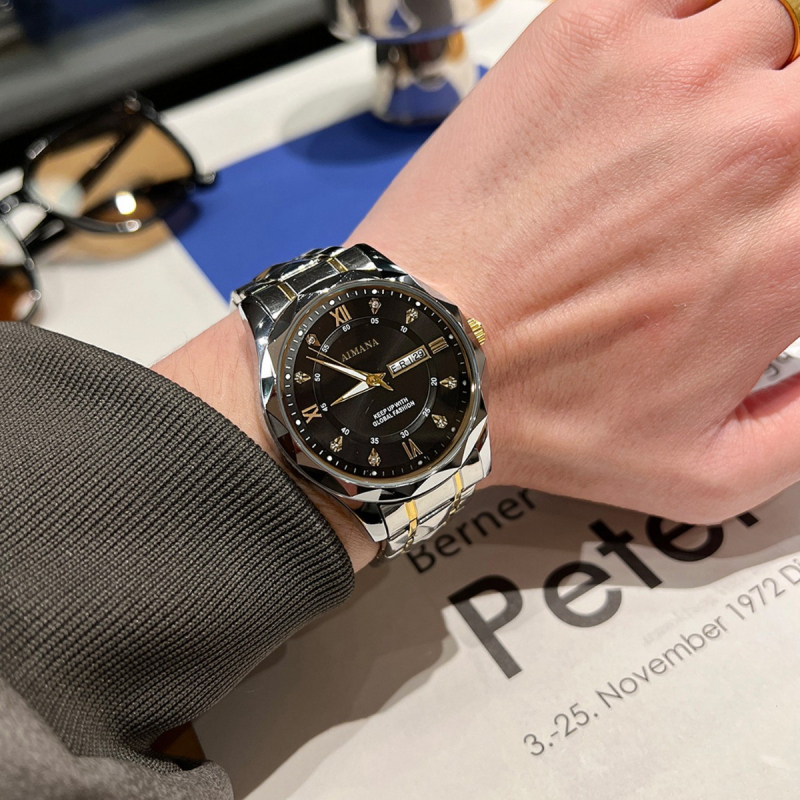 Muški sat s dualnim kalendarom, svijetleći cifernik, kvarcni mehanizam, promjer kućišta 41 mm, vodootpornost 30M