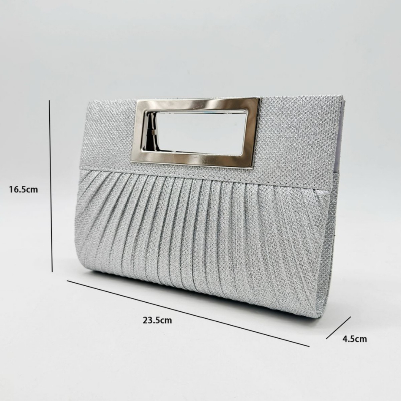 Plisuota klutch rankinė su grandinėlės petimi, horizontali kvadratinė forma, magnetinis užsegimas, poliesterio pamušalas, vidinė kišenė mobiliajam telefonui