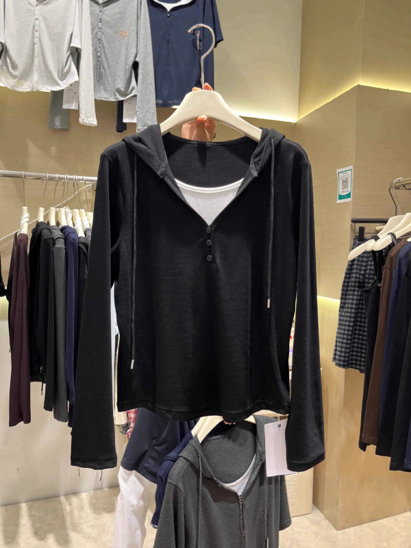 Majica s kapuljačom, dugih rukava, slobodna krojena, pamuk-poliester smjesa 30-50% poliester